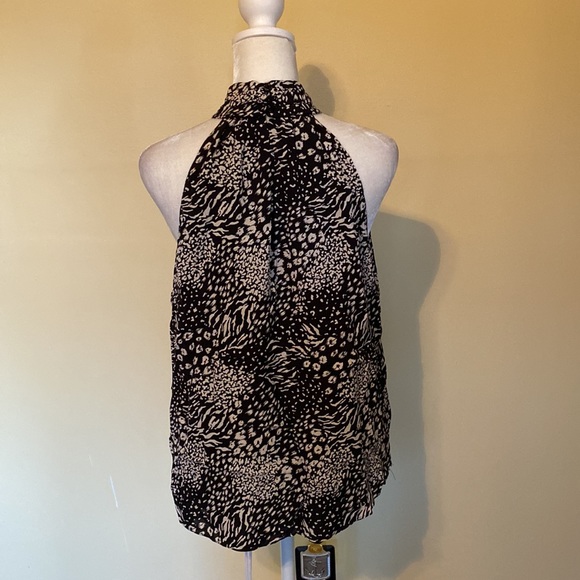 ⭐️Host Pick⭐️Tahari top - Picture 8 of 14